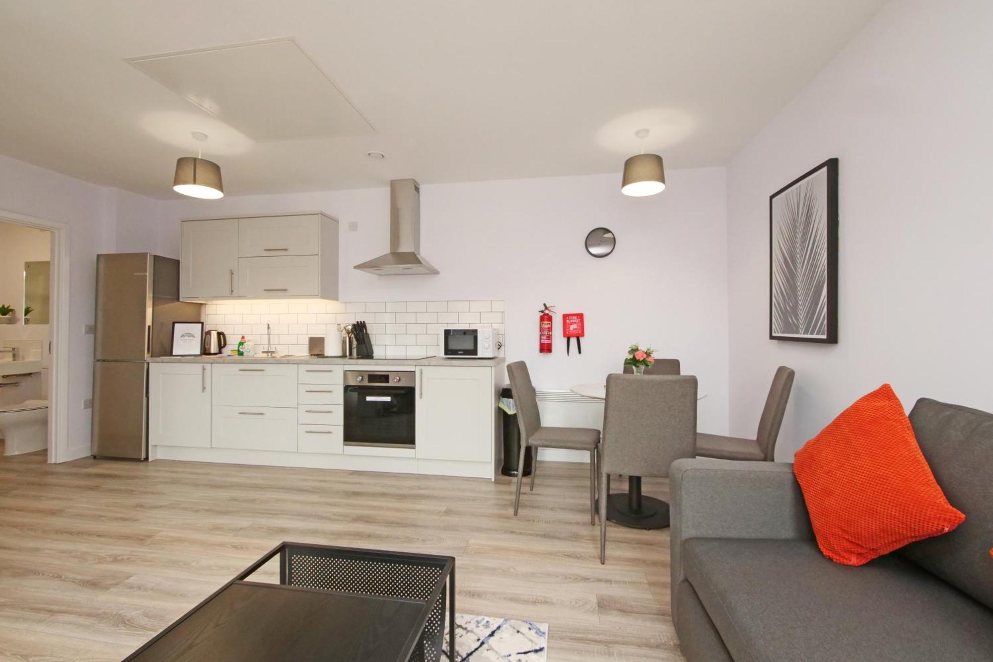 Apartment 46 Luna With Free Parking York Bagian luar foto