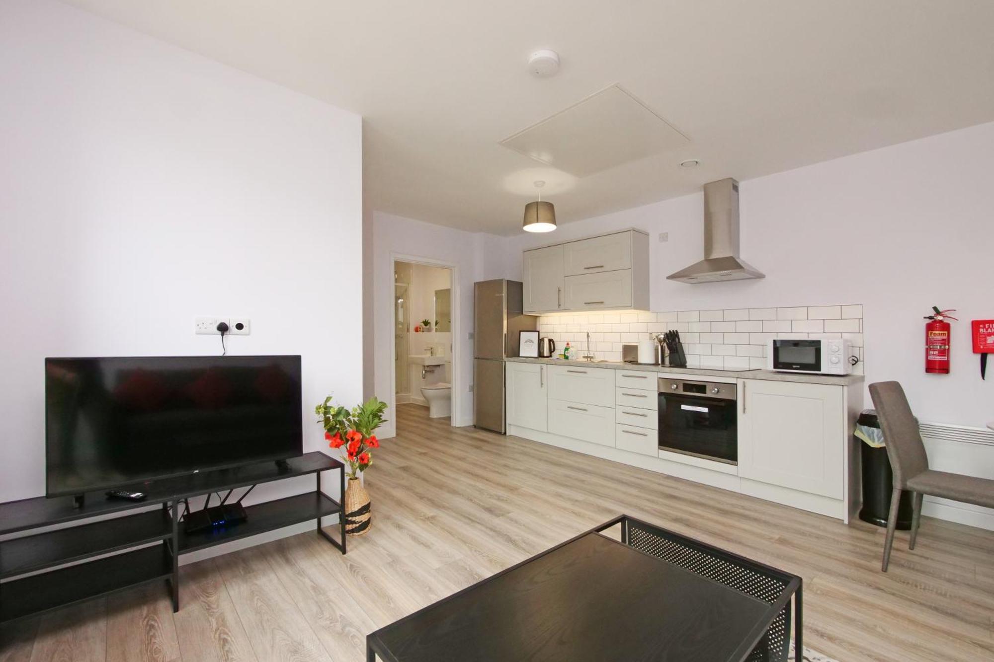 Apartment 46 Luna With Free Parking York Bagian luar foto