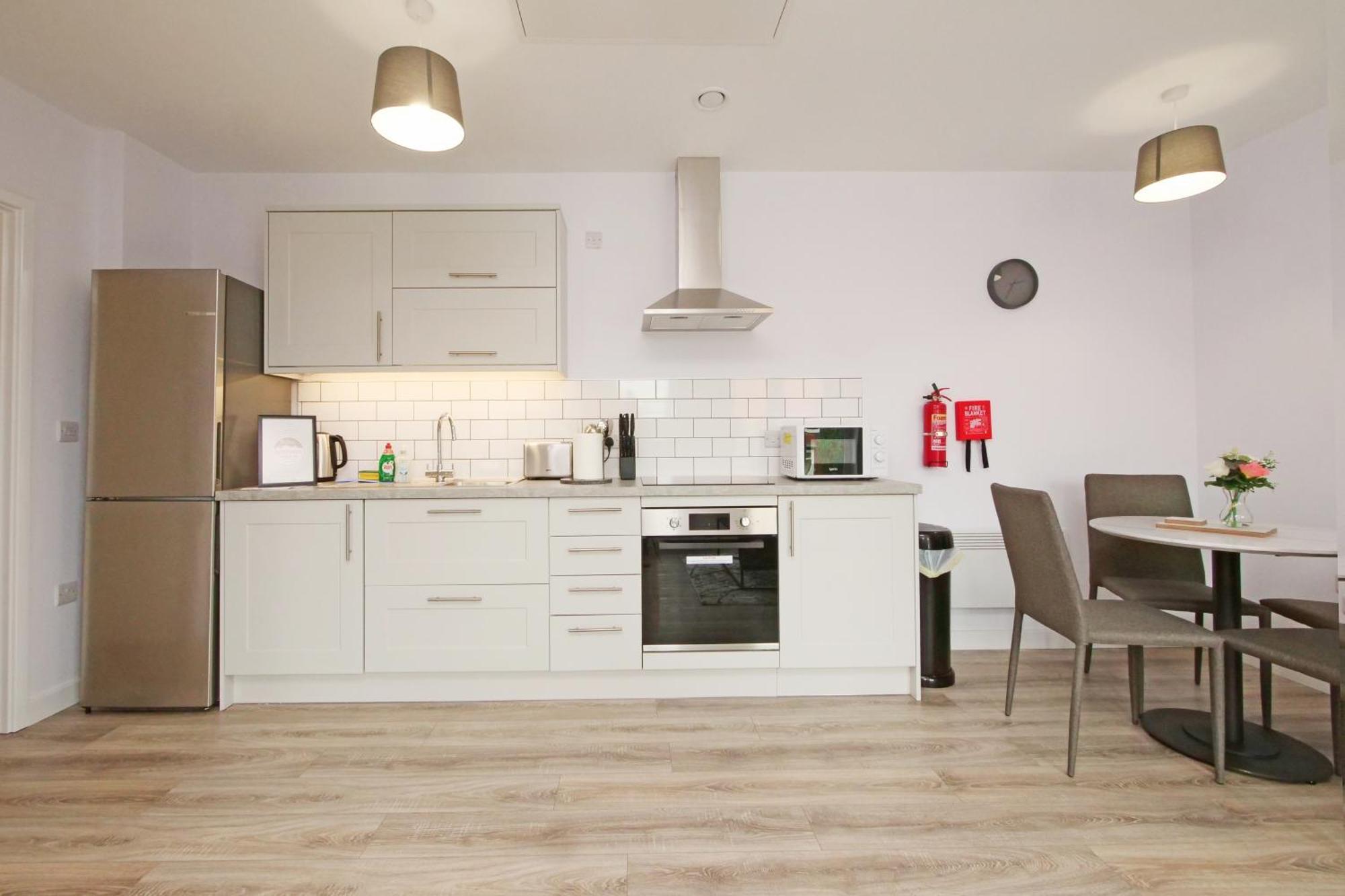 Apartment 46 Luna With Free Parking York Bagian luar foto