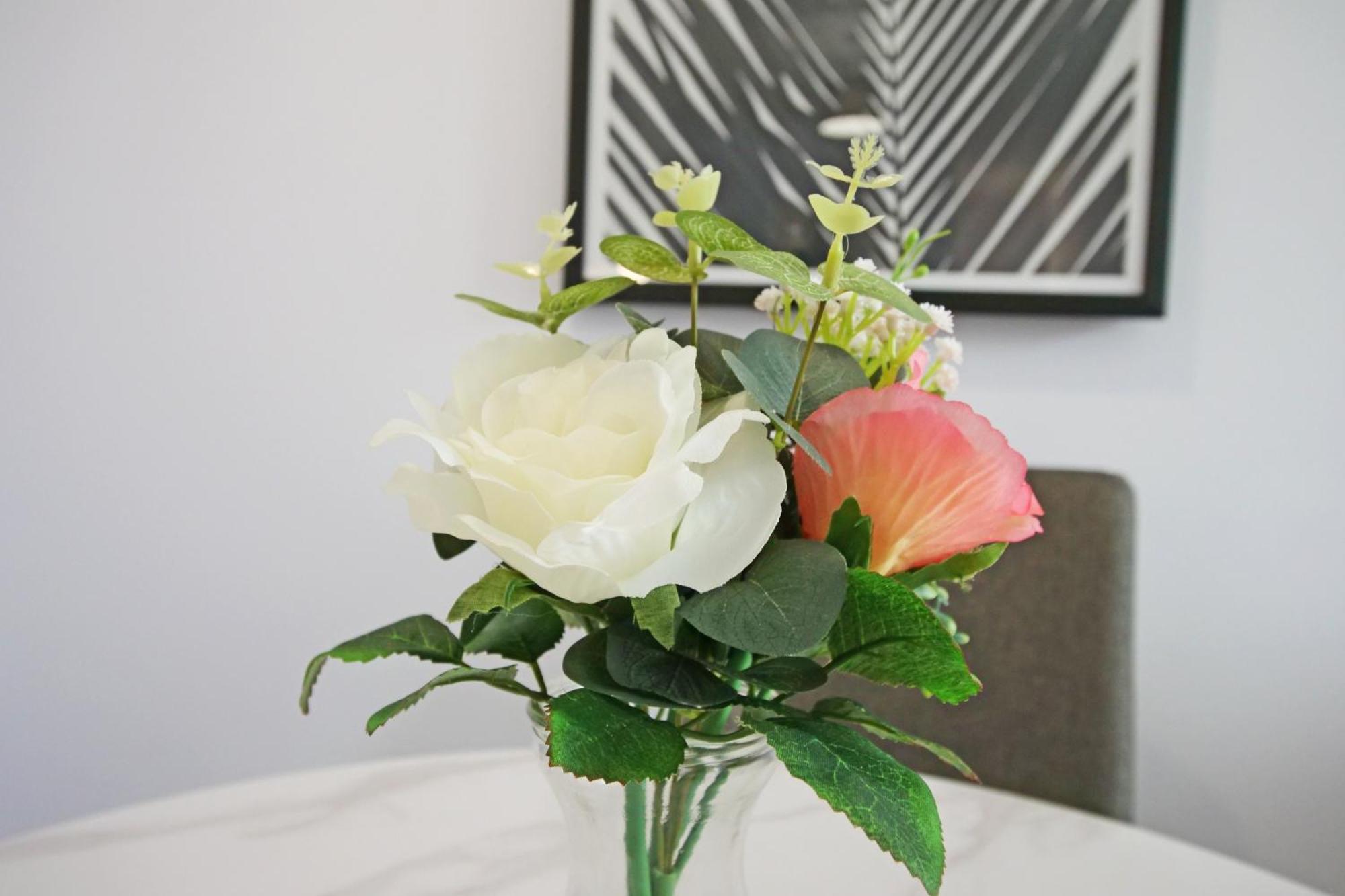 Apartment 46 Luna With Free Parking York Bagian luar foto