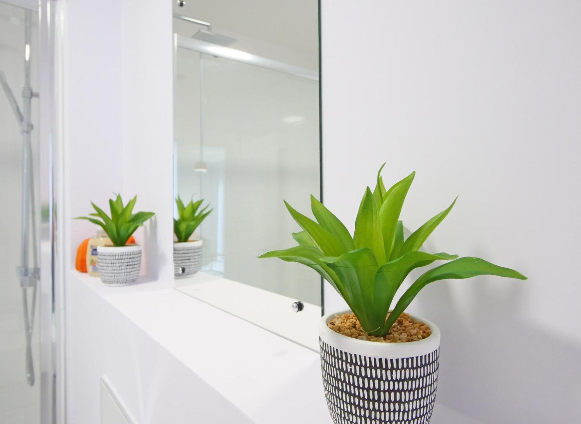Apartment 46 Luna With Free Parking York Bagian luar foto