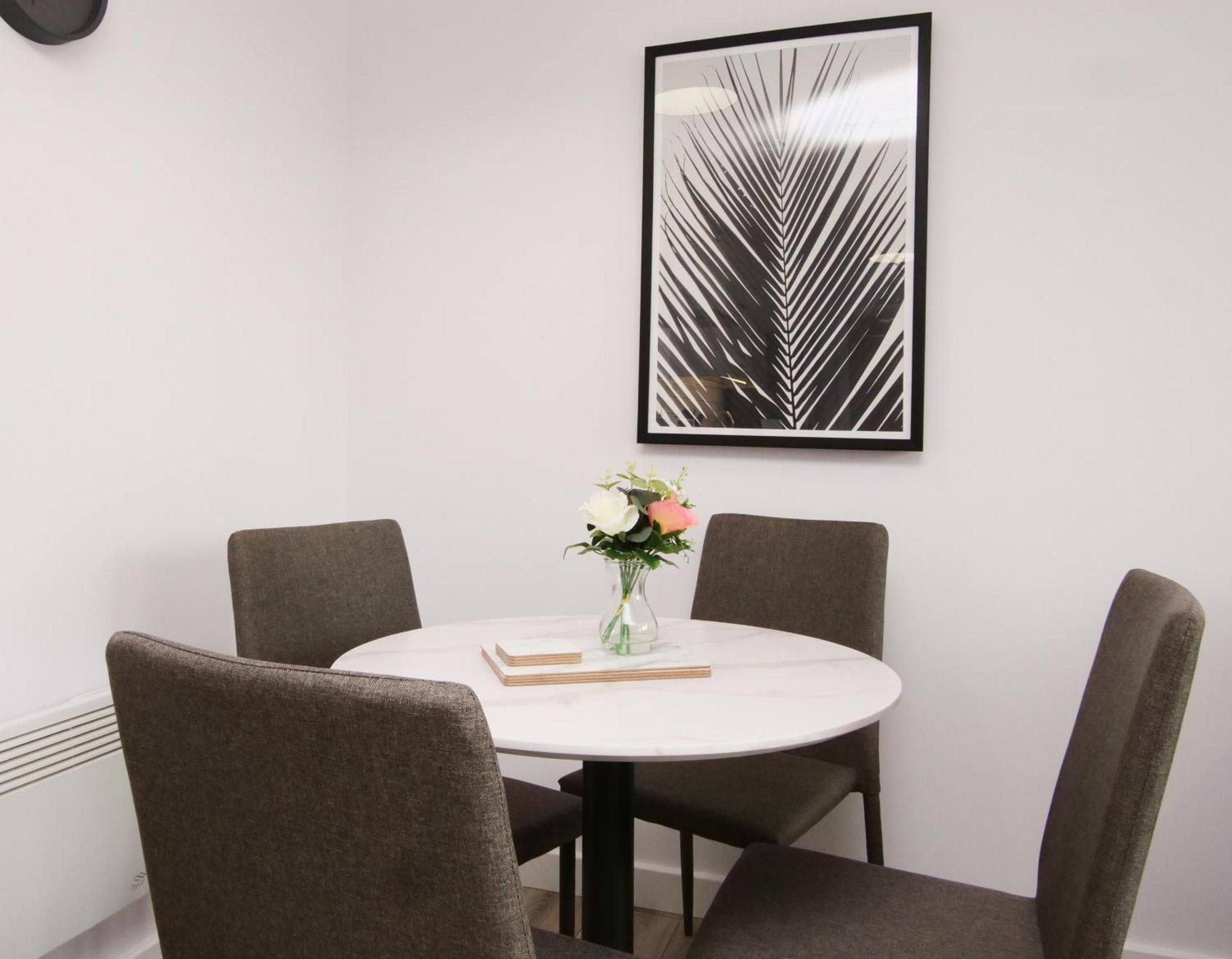 Apartment 46 Luna With Free Parking York Bagian luar foto
